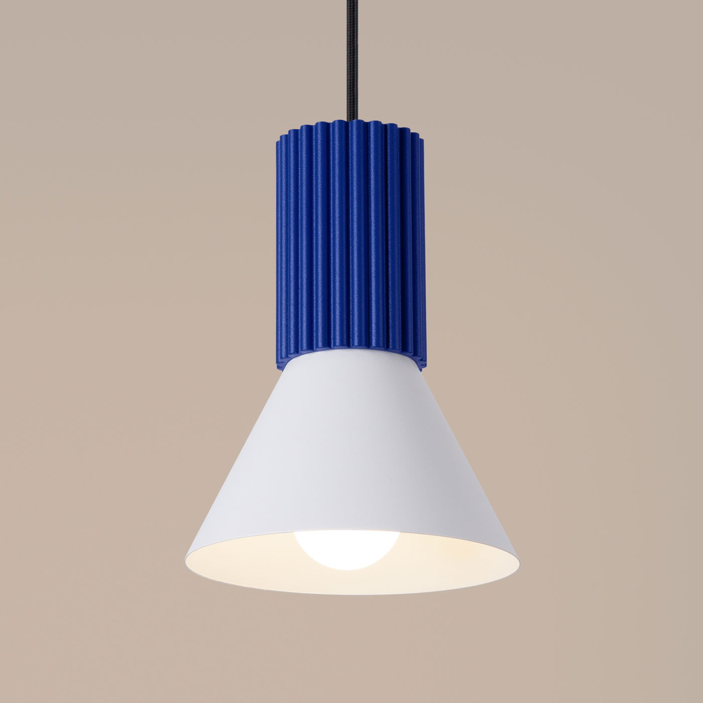 Estria Pendant lamp 1 white/ultramarine Image 5 Estria Pendant lamp 1 white/ultramarine Image 5