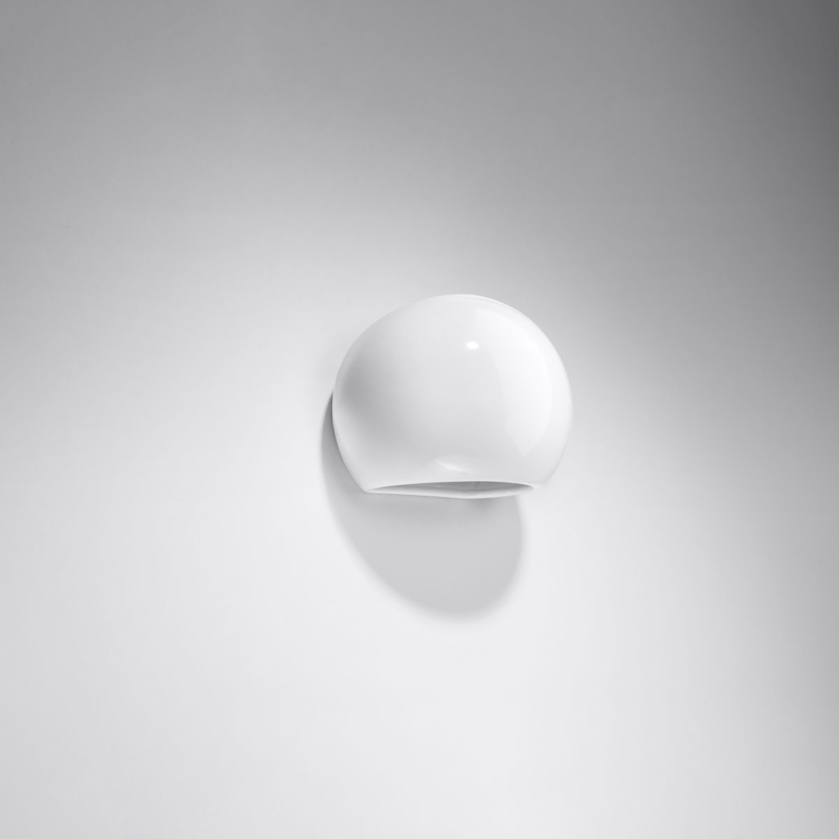 Globe Varnished wall lamp white gloss Image 2 Globe Varnished wall lamp white gloss Image 2